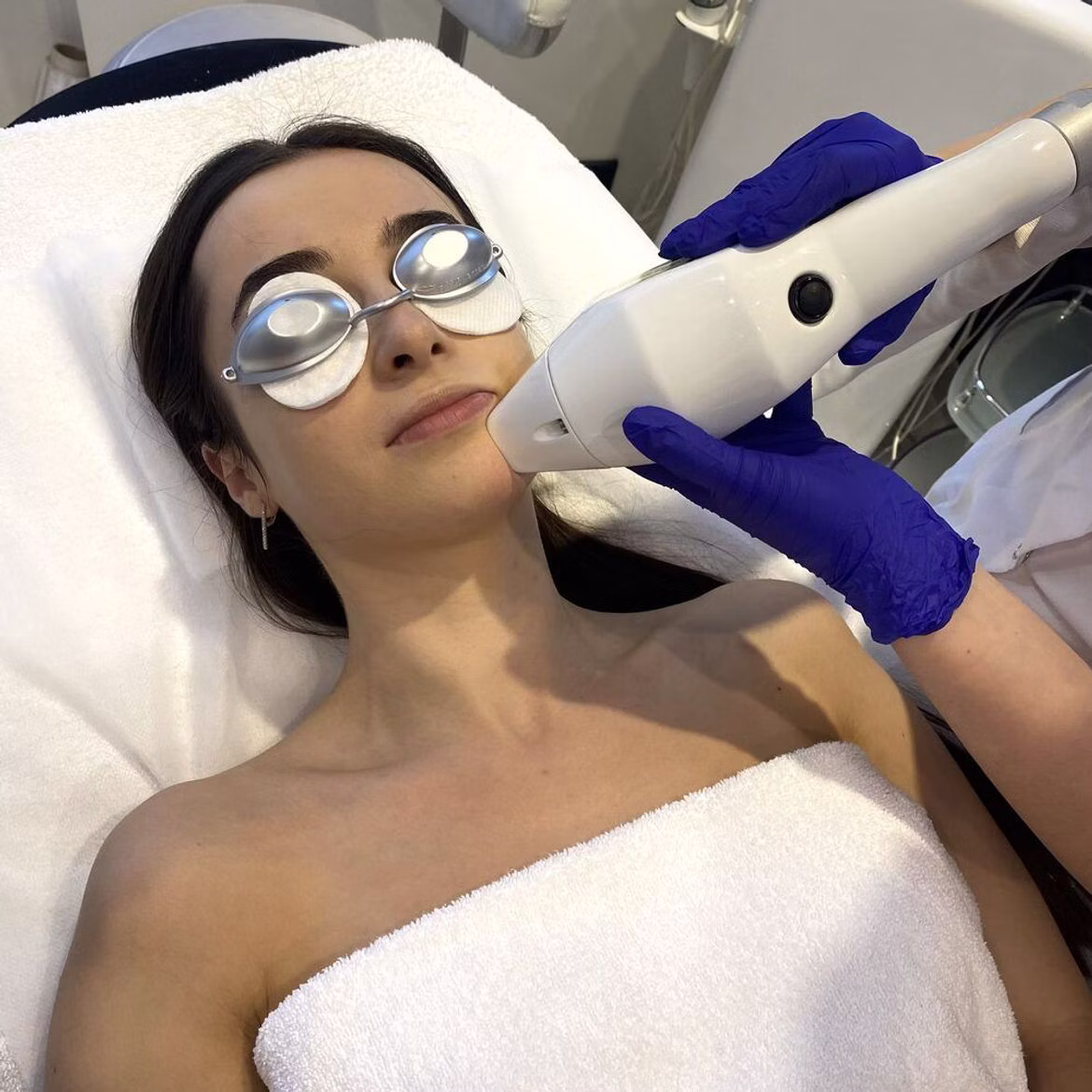 Laseroterapia twarzy - Klinika Urody MaDa Wrocław